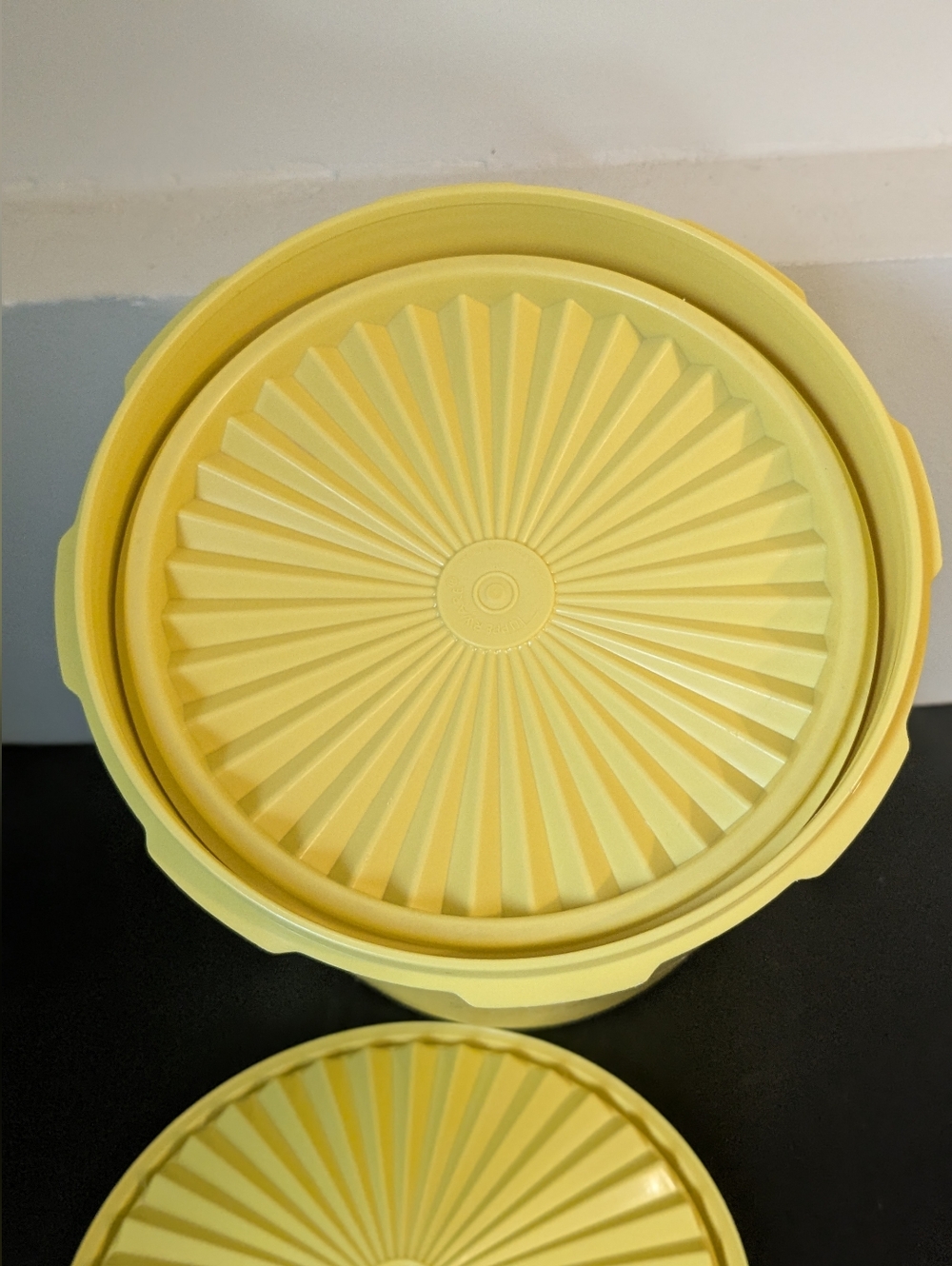 Tupperware Vintage 70's Daffodil Yellow Servalier Nesting Canister Set W/Lids - Picture 3 of 13